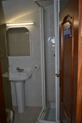 Tek Kişilik Oda, Ortak Banyo