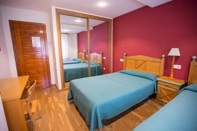 Büyük Yataklı Tek Kişilik Oda