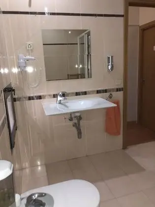 Economy Dört Kişilik Oda, Ortak Banyo