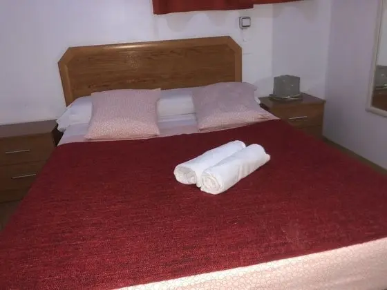 Economy Tek Büyük Yataklı Oda, Ortak Banyo