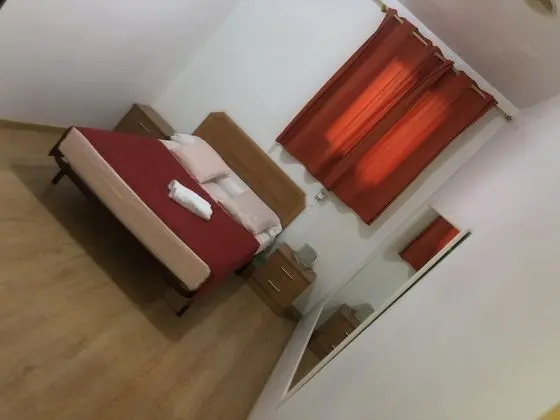 Economy Tek Büyük Yataklı Oda, Ortak Banyo