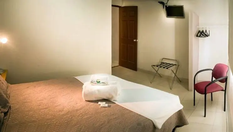 Business Tek Büyük Yataklı Oda