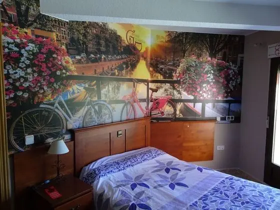 Büyük Yataklı Tek Kişilik Oda