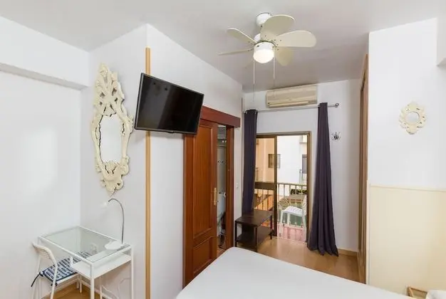 Tek Büyük veya İki Ayrı Yataklı Oda, Balkon
