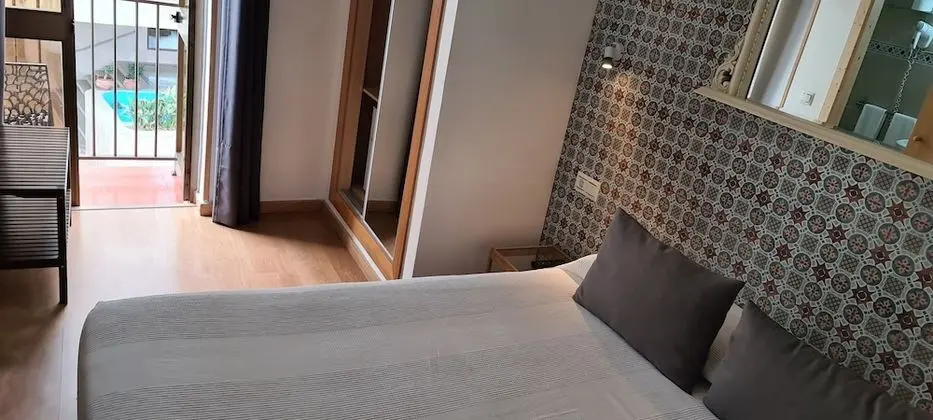 Tek Büyük veya İki Ayrı Yataklı Oda, Balkon