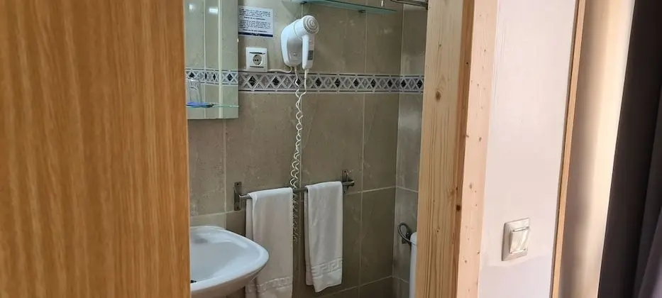 Tek Büyük veya İki Ayrı Yataklı Oda, Balkon