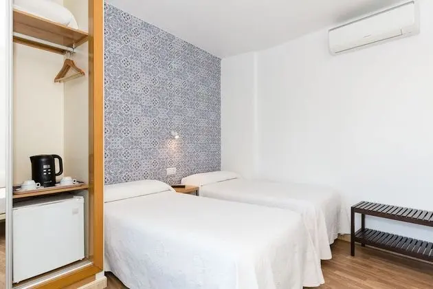 Tek Büyük veya İki Ayrı Yataklı Oda, Teras, Kısmi Deniz Manzaralı