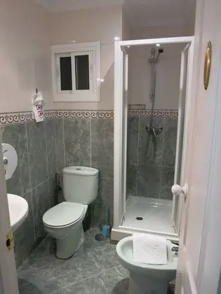 Büyük Yataklı Tek Kişilik Oda