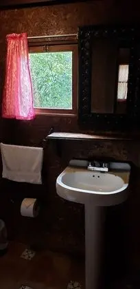 Kulübe, Banyolu/Duşlu, Göl Kenarı