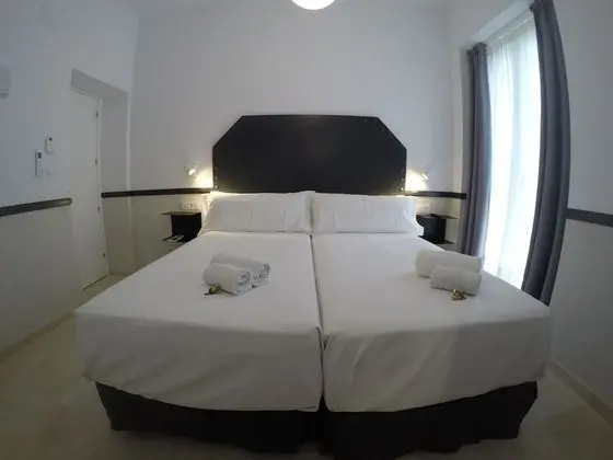 Economy Tek Büyük veya İki Ayrı Yataklı Oda