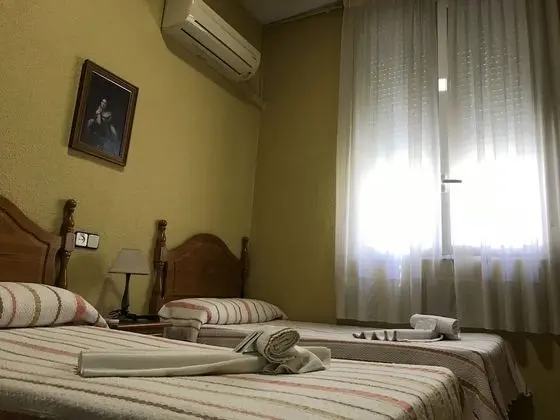 Tek Büyük Yataklı Oda