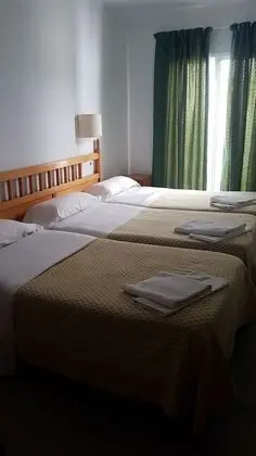 Basic Üç Kişilik Oda, 3 Tek Kişilik Yatak