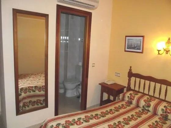 Tek Kişilik Oda (Interior)