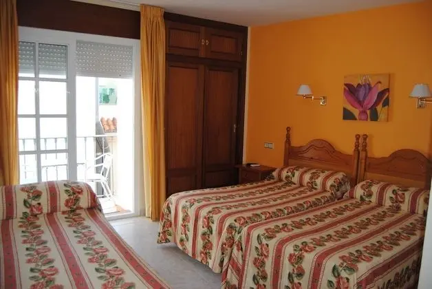 Üç Kişilik Oda