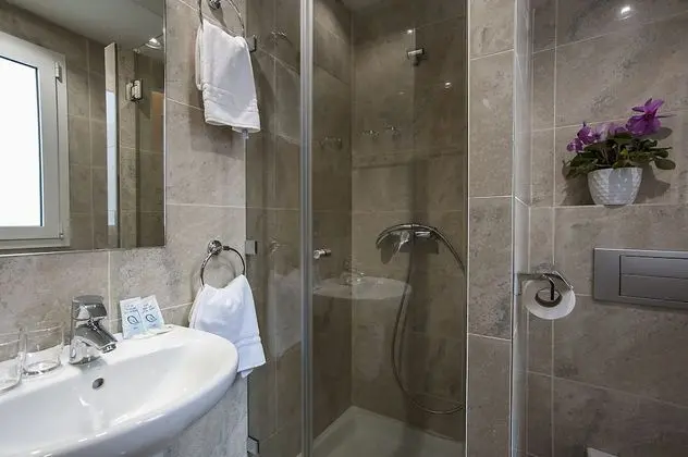 Tek Büyük Yataklı Oda (with extra bed)