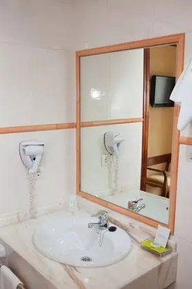 Tek Büyük Yataklı Oda, 1 Çift Kişilik Yatak