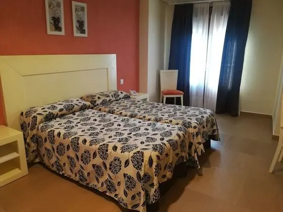 Tek Büyük veya İki Ayrı Yataklı Oda