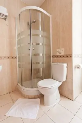 Üç Kişilik Oda