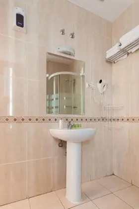 Üç Kişilik Oda