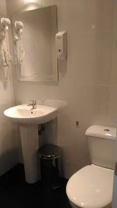 Üç Kişilik Oda, Özel Banyo