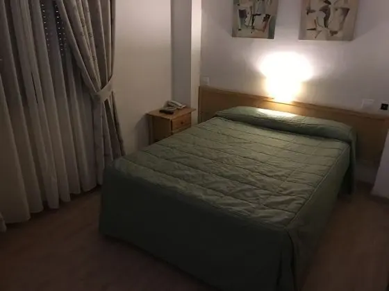 Tek Büyük Yataklı Oda, 1 Çift Kişilik Yatak