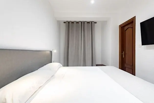 Basic Tek Büyük Yataklı Oda