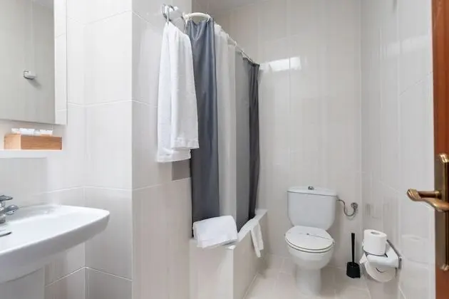 Basic Tek Büyük Yataklı Oda