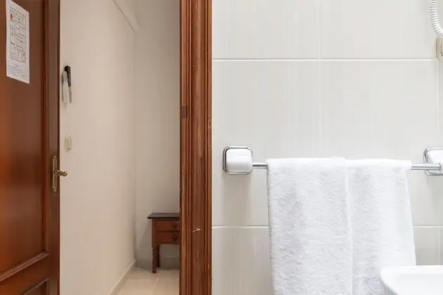 Basic Tek Büyük Yataklı Oda