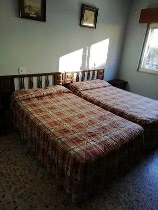 İki Ayrı Yataklı Oda, Ortak Banyo