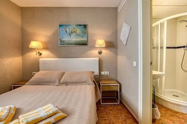 Tek Büyük veya İki Ayrı Yataklı Oda, Banyolu/Duşlu