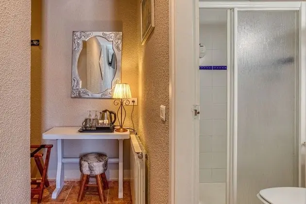 Tek Büyük Yataklı Oda, Banyolu/Duşlu