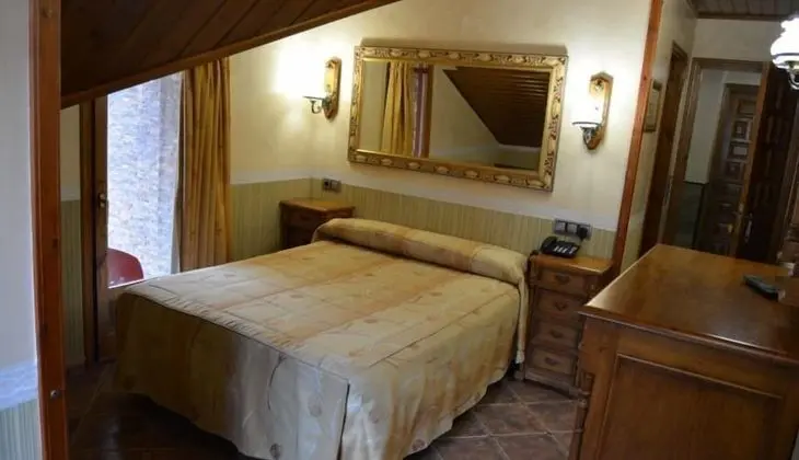 Tek Büyük Yataklı Oda