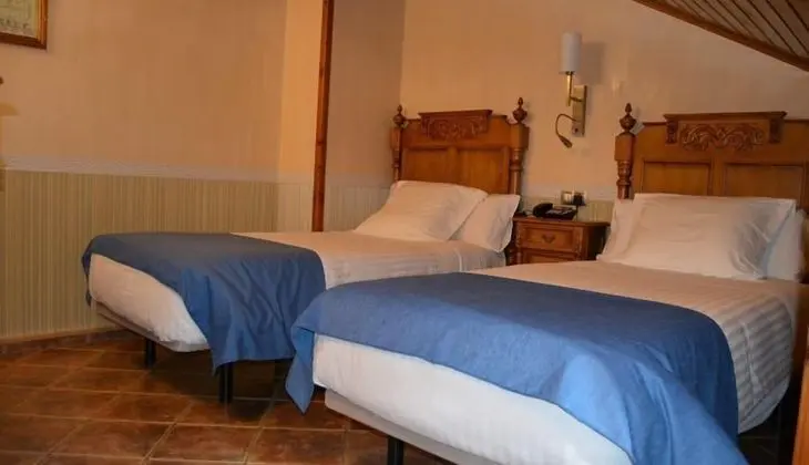 Tek Büyük Yataklı Oda