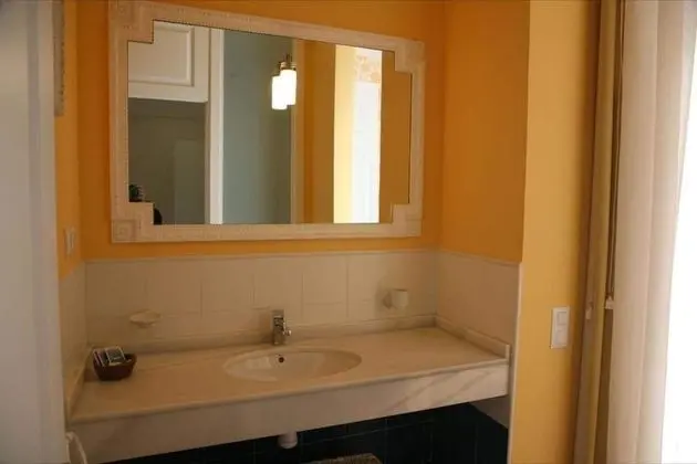 Tek Büyük Yataklı Oda, Ortak Banyo