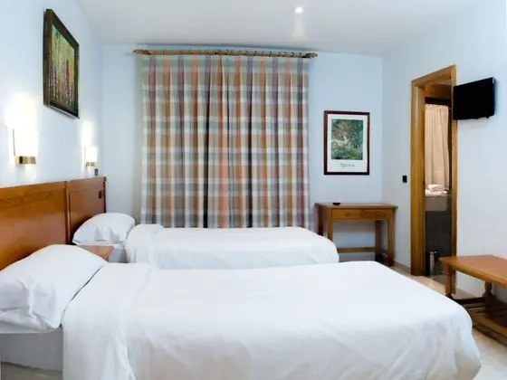 Tek Büyük Yataklı Oda