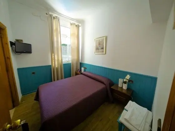 Economy Tek Büyük Yataklı Oda