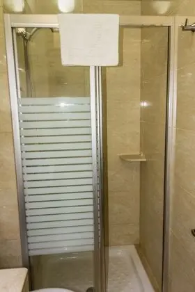 Tek Büyük veya İki Ayrı Yataklı Oda, Özel Banyo