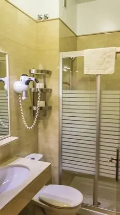 Tek Büyük veya İki Ayrı Yataklı Oda, Özel Banyo