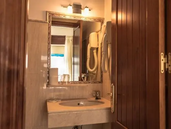 Tek Büyük veya İki Ayrı Yataklı Oda, Özel Banyo