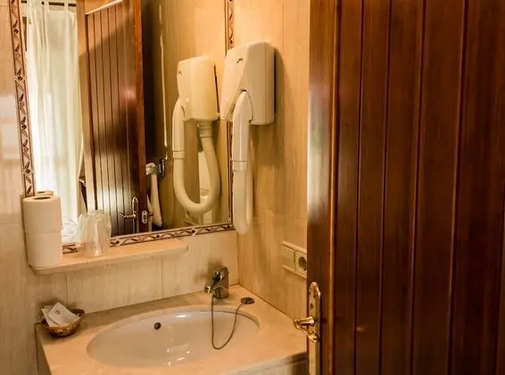 Tek Kişilik Oda, Ortak Banyo
