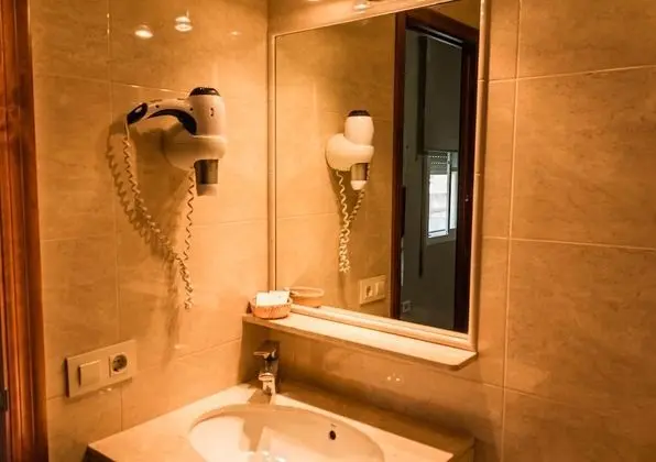 Tek Kişilik Oda, Ortak Banyo