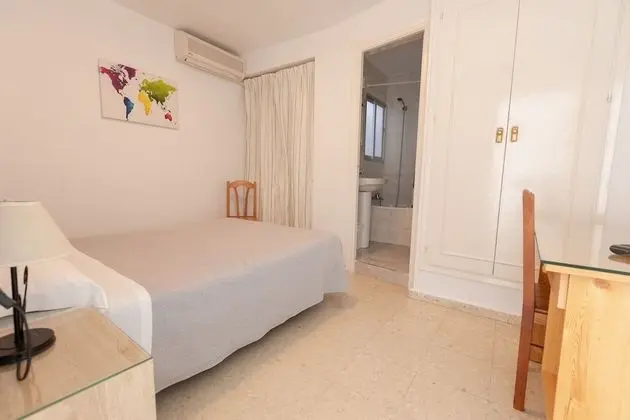 Tek Büyük Yataklı Oda (Interior)