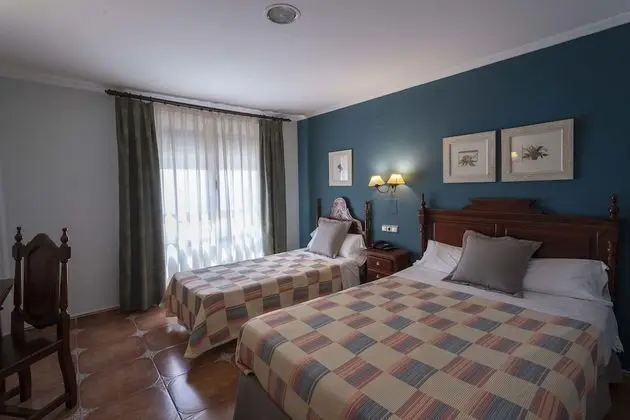 Üç Kişilik Oda
