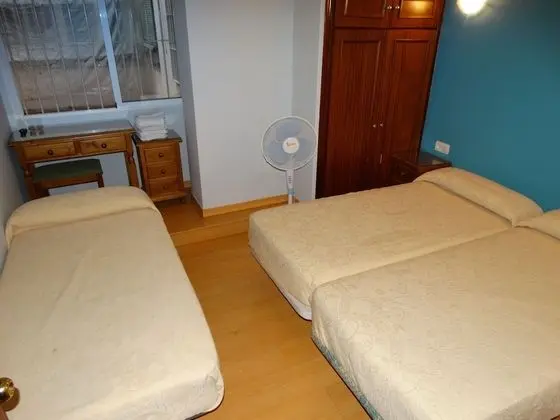 Üç Kişilik Oda