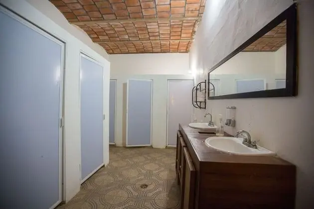 Basic Tek Büyük Yataklı Oda, Ortak Banyo