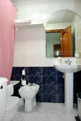 Tek Büyük Yataklı Oda, 2 Tek Kişilik Yatak (Interior)