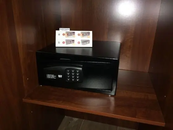 Tek Büyük veya İki Ayrı Yataklı Oda, Ortak Banyo