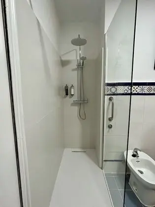 Deluxe Tek Büyük Yataklı Oda, Özel Banyo, Şehir Manzaralı (Habitación 4)