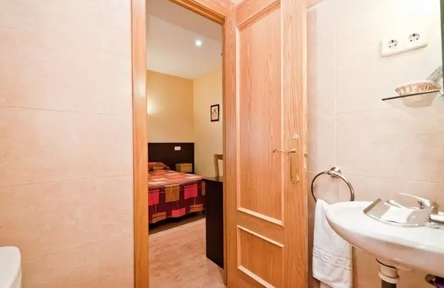 Büyük Yataklı Tek Kişilik Oda