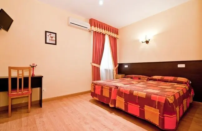 Tek Büyük Yataklı Oda